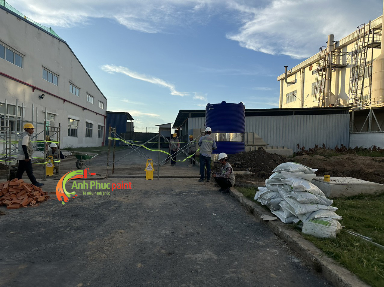 Nhận thi công Bê tông nhựa nguội 1️⃣ Bình Dương - Carboncor Asphalt hay còn gọi là Bê tông nhựa nguội là hỗn hợp gồm than đá thải (xít than đá), cốt liệu đá